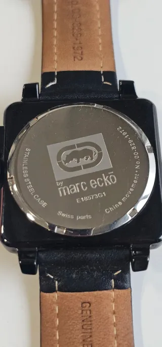 Reloj Marc Ecko Negro y Dorado