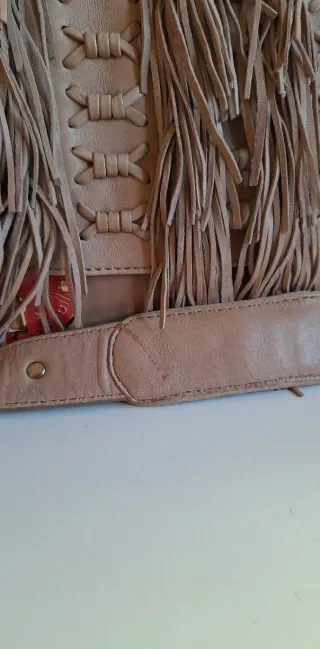 Borsa a spalla con frange beige
