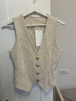 Chaleco Zara botones dorados