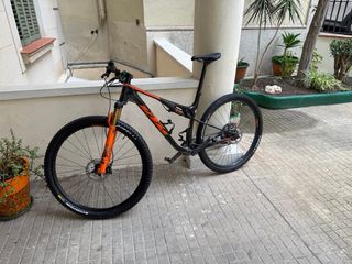 Bicicleta KTM Scarp.