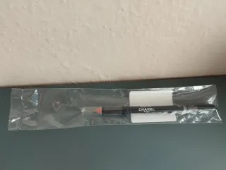Lápiz de ojos Chanel Le Crayon Yeux Graphite 64