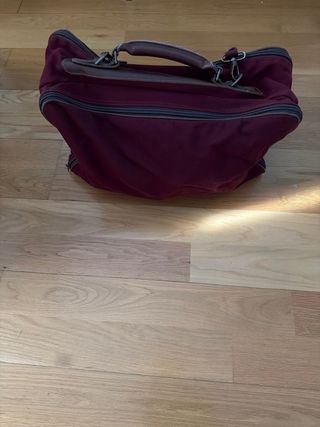 Maleta blanda con asa y para colgar