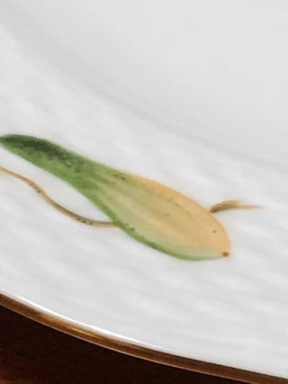 Piatto Herend decorato con verdure