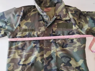 Chaquetón de campaña militar
