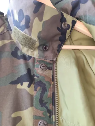 Chaquetón de campaña militar