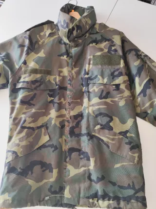 Chaquetón de campaña militar