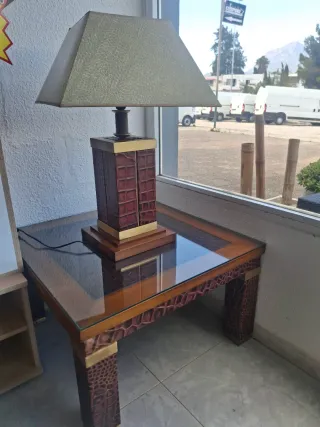 Mesa auxiliar diseño cocodrilo