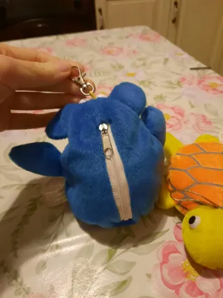 2 peluche (1 con cerniera)