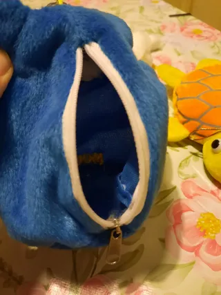2 peluche (1 con cerniera)