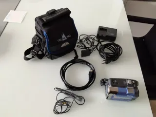 Videocámara Panasonic NV-GS22 + Accesorios