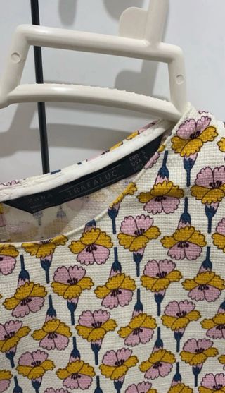 Top flores Zara
