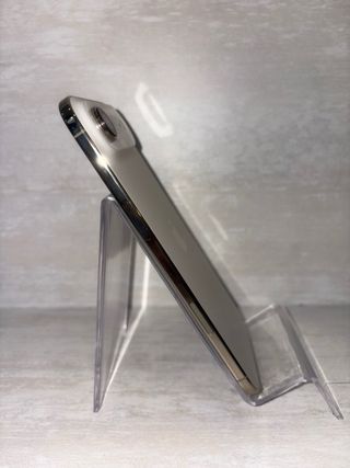 iPhone 17 Dorado Claro