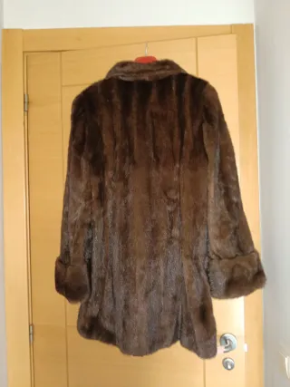 Abrigo de piel marrón