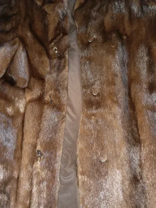 Abrigo de piel marrón