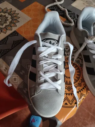 Zapatillas Adidas Unisex Gris y Blanco