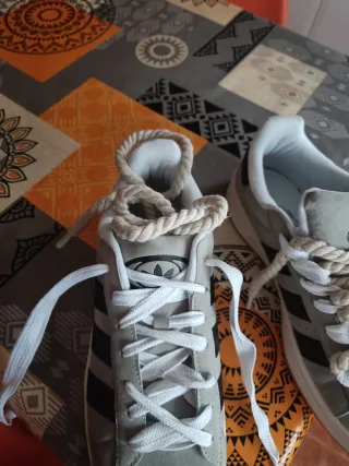 Zapatillas Adidas Unisex Gris y Blanco