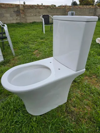 Inodoro con cisterna