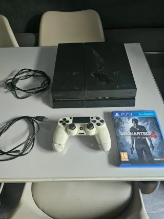 PS4 + Mando + Uncharted 4
