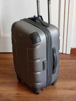 Maleta de viaje mediana gris