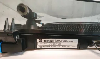 Tocadiscos Technics SL-2000 Negro Direct Drive