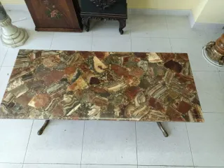 Mesa baja bronce y mármol mosaico