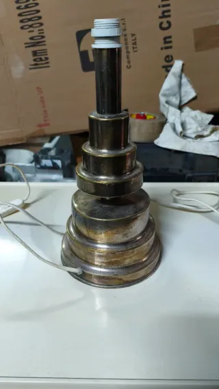 Lampada da tavolo ottone design futurista