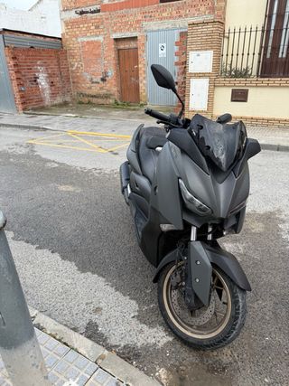 Yamaha Xmax tech max 300