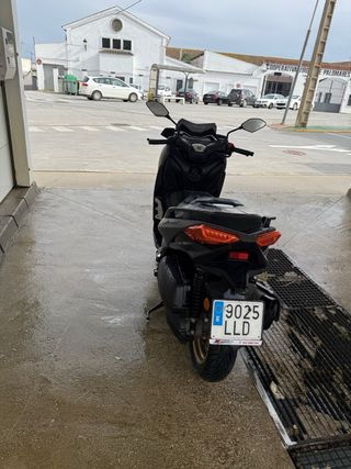 Yamaha Xmax tech max 300
