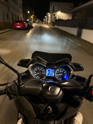 Yamaha Xmax tech max 300