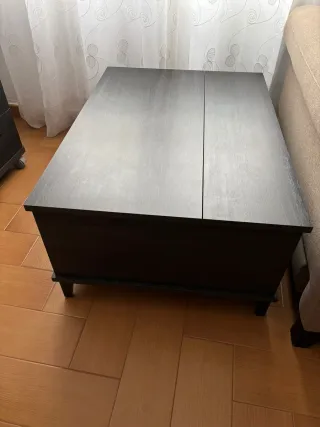 Mesa auxiliar de madera