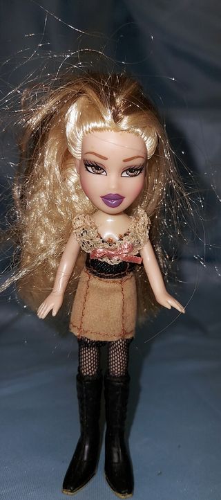 Bambola Bratz kidz di Jade linea "Rock Angelz"