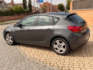 Opel Astra 2012