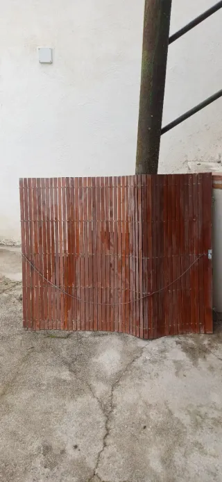 2 Persianas de Madera Marrones