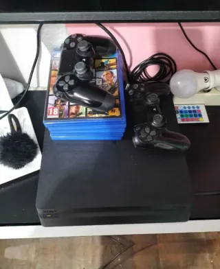PS4 Slim 500GB + GTA V