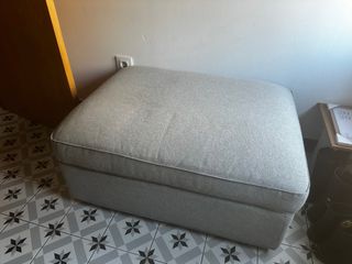 Puf grande gris con almacenaje