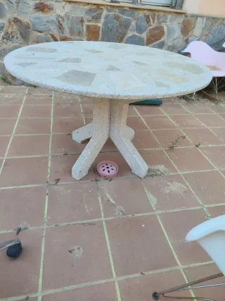 Mesa redonda exterior piedra mármol