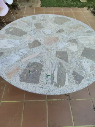 Mesa redonda exterior piedra mármol