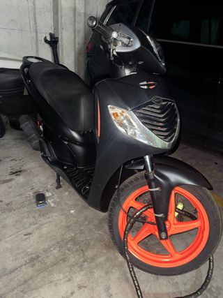 Honda SH Scooter Negra