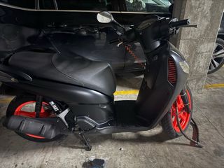 Honda SH Scooter Negra