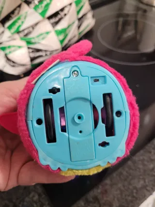 Hatchnimals Muñeco interactivo tipo Furby