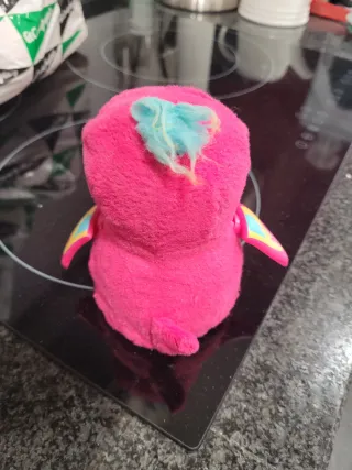 Hatchnimals Muñeco interactivo tipo Furby