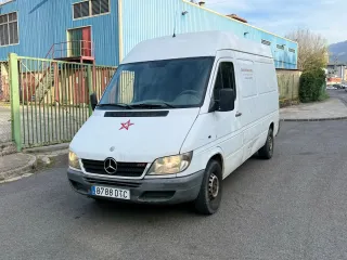 Mercedes-Benz eSprinter 2004