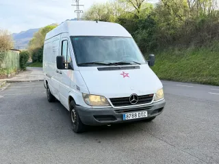 Mercedes-Benz eSprinter 2004