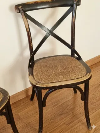 Coppia di sedie in legno massello modello Thonet nere
