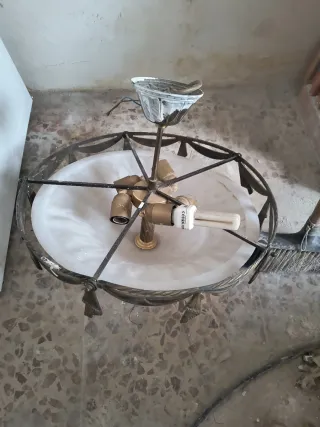 Lampada da soffitto vintage antica