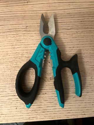 Tijeras electricistas C JET