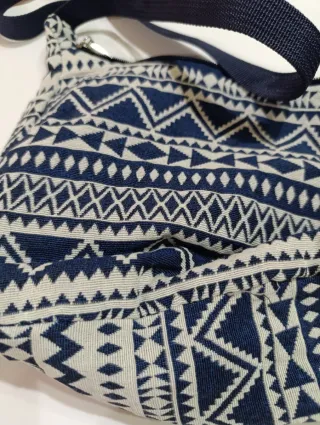 Bolso de Hombro Azul y Blanco