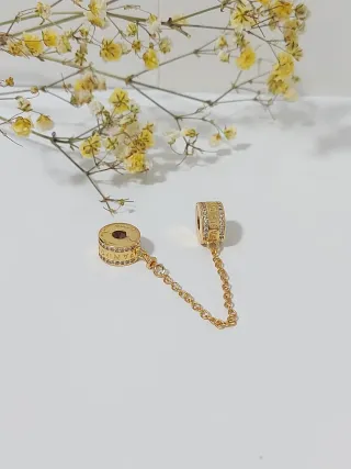 Charms Pandora Oro con Cadena de Seguridad