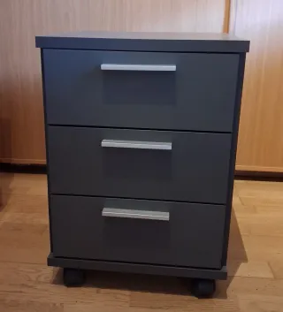 Mesa,cajonera y silla.VENTA X separado o Lote.