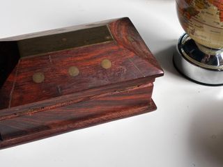 Caja joyero madera tropical latón